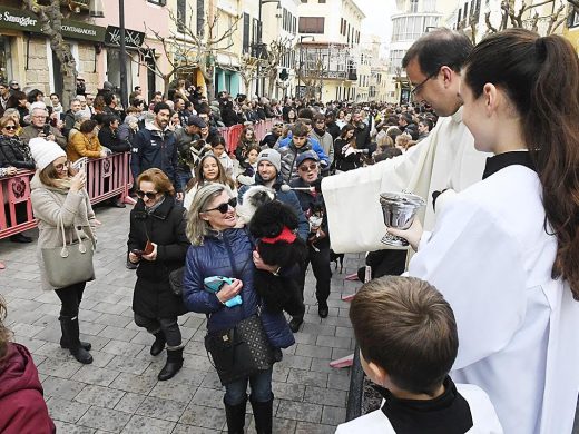 (Fotos) Maó celebra con pasión y multitudinaria participación las ‘beneïdes’