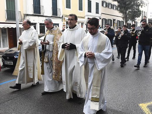 (Fotos) Maó celebra con pasión y multitudinaria participación las ‘beneïdes’