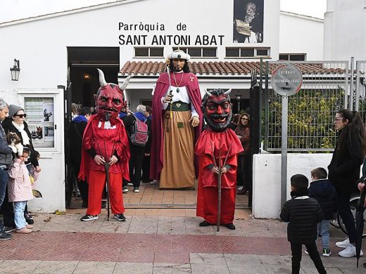 (Fotos) Maó celebra con pasión y multitudinaria participación las ‘beneïdes’