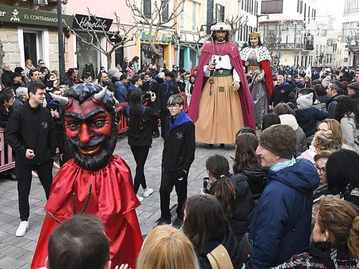 (Fotos) Maó celebra con pasión y multitudinaria participación las ‘beneïdes’