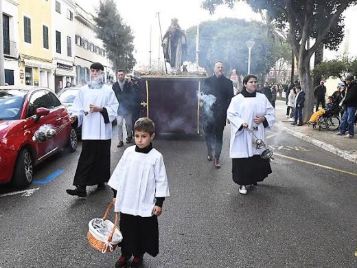 (Fotos) Maó celebra con pasión y multitudinaria participación las ‘beneïdes’