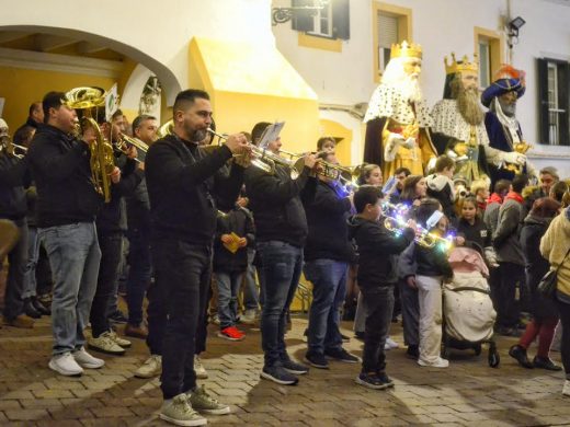 (Fotos) Los pajes reales llenan de magia Ferreries