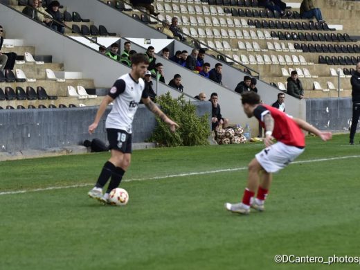 (Fotos) El Migjorn sigue negado tras caer derrotado ante el Constància