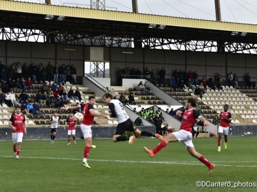 (Fotos) El Migjorn sigue negado tras caer derrotado ante el Constància