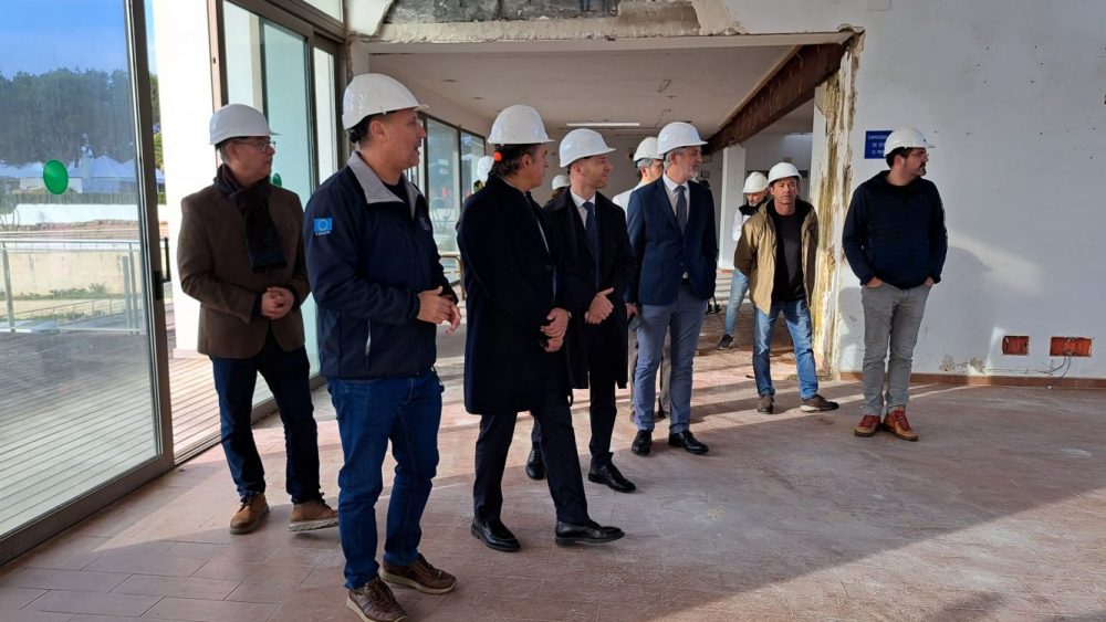 El conseller Antoni Vera en las obras del Centro Integrado de Formación Profesional de Ciutadella.