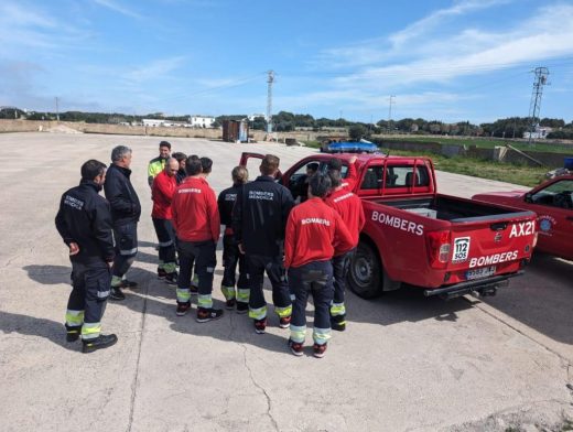 En la reunión también han estado presentes mandos del servicio de Bomberos de Menorca.