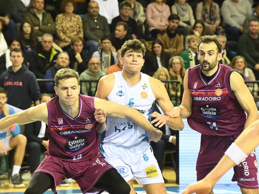 (Fotos) El Hestia Menorca cae con honores ante el Obradoiro