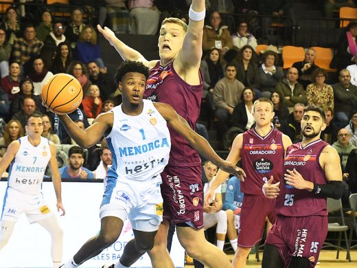 (Fotos) El Hestia Menorca cae con honores ante el Obradoiro