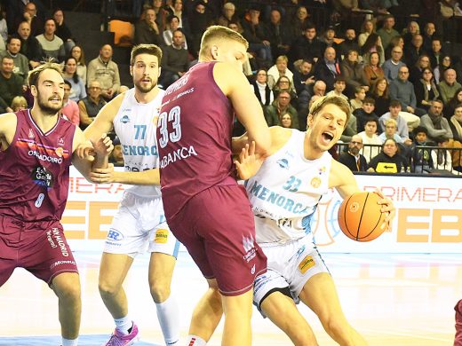 (Fotos) El Hestia Menorca cae con honores ante el Obradoiro