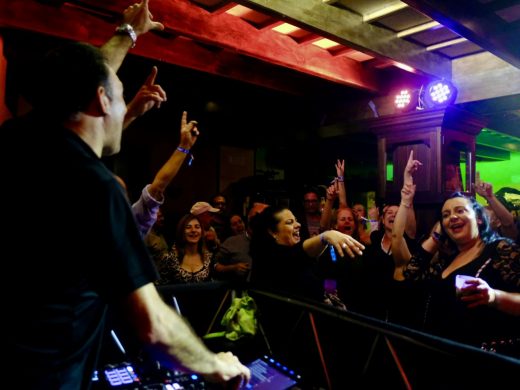 (Fotos) Tardeo en Es Mercadal: música y diversión en el Saboy