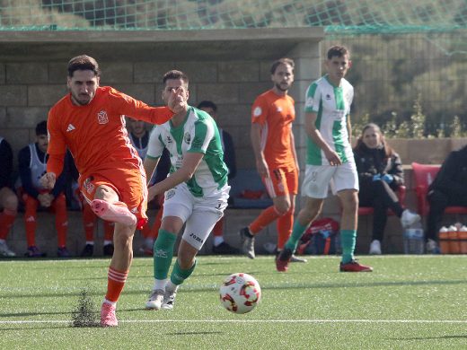 (Fotos) El Migjorn cae ante el Platges y sigue sin encontrar el camino del triunfo