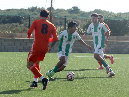 (Fotos) El Migjorn cae ante el Platges y sigue sin encontrar el camino del triunfo