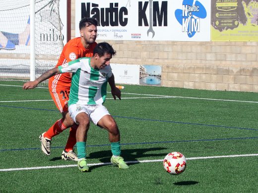 (Fotos) El Migjorn cae ante el Platges y sigue sin encontrar el camino del triunfo