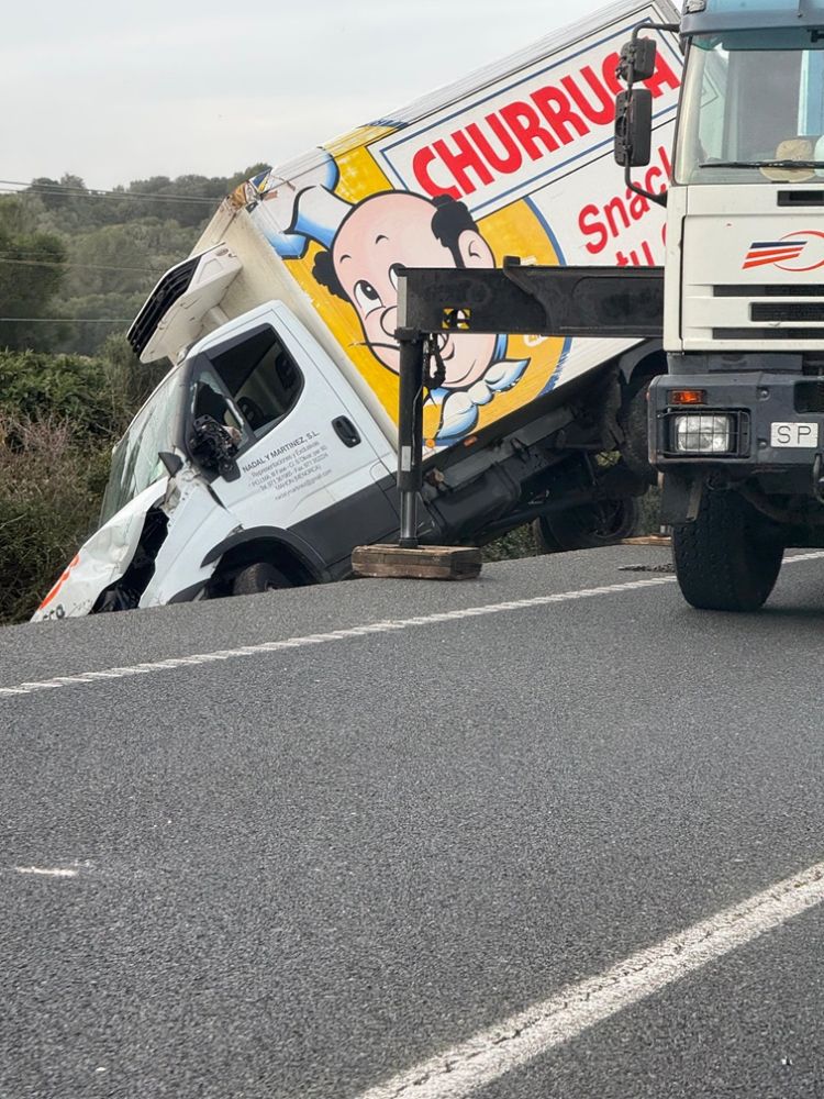 Imagen del camión accidentado (Foto: Alessandro Castagna)