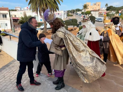 (Fotos) Los Reyes Magos visitan Cala en Porter