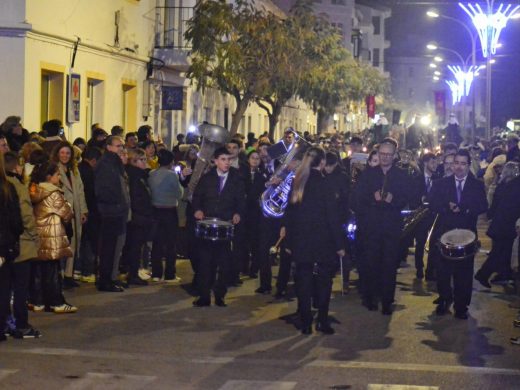 (Fotos) Los Reyes Magos recorren Ferreries a caballo repartiendo ilusión y regalos