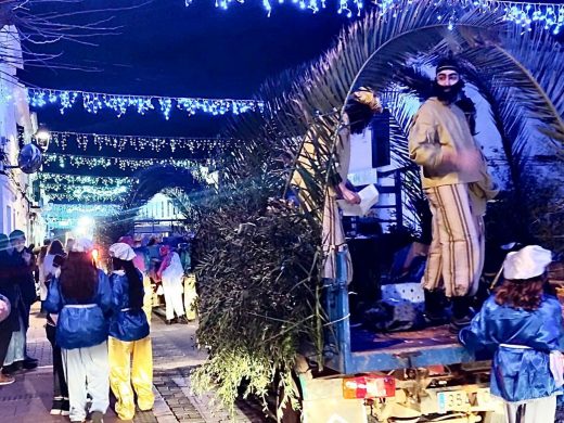 (Fotos) Los más pequeños de Sant Lluís celebran la llegada de los Reyes Magos