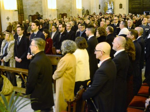 (Fotos) El sol permite celebrar la Processó dels Tres Tocs