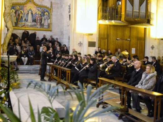 (Fotos) El sol permite celebrar la Processó dels Tres Tocs