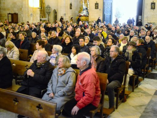 (Fotos) El sol permite celebrar la Processó dels Tres Tocs