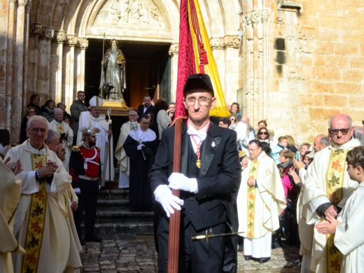 (Fotos) El sol permite celebrar la Processó dels Tres Tocs