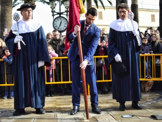 (Fotos) El sol permite celebrar la Processó dels Tres Tocs