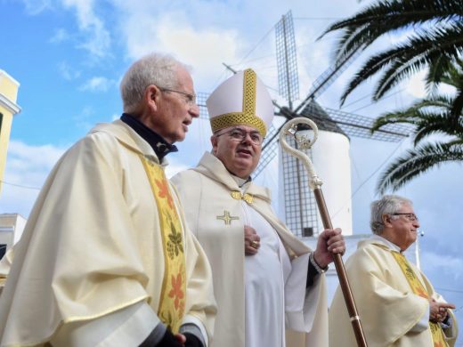 (Fotos) El sol permite celebrar la Processó dels Tres Tocs