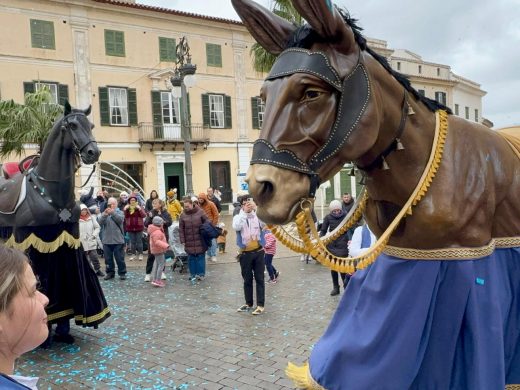 (Fotos y vídeos) Sigue la fiesta de Sant Antoni