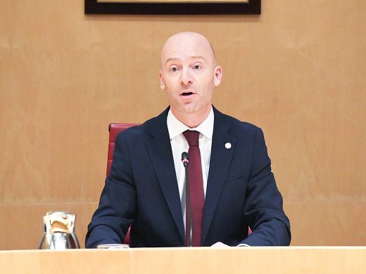 (Fotos) Adolfo Vilafranca apuesta por un futuro sostenible en el pleno de Sant Antoni