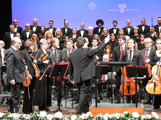 (Fotos y vídeo) La música pone el colofón a Sant Antoni