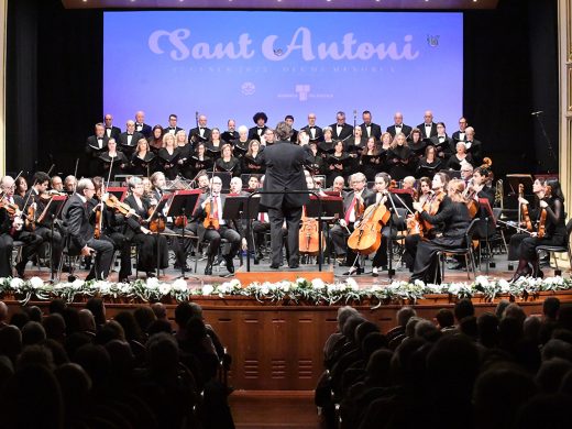 (Fotos y vídeo) La música pone el colofón a Sant Antoni