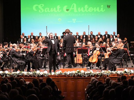 (Fotos y vídeo) La música pone el colofón a Sant Antoni