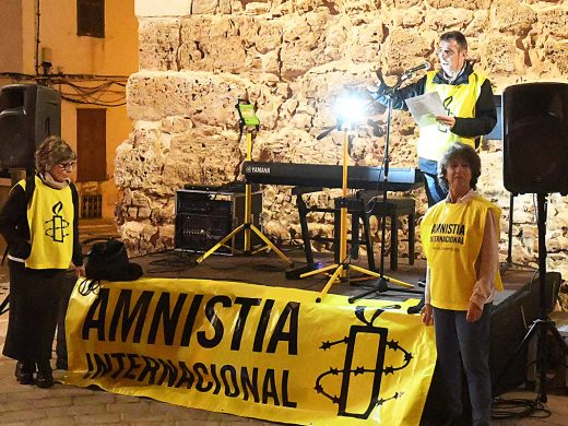 (Fotos) Solo cinco torres de Menorca se adhieren al tradicional encendido por los derechos humanos