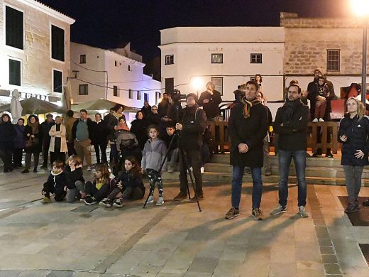 (Fotos) Solo cinco torres de Menorca se adhieren al tradicional encendido por los derechos humanos