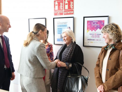 (Fotos) Prohens visita el Centro de Crisis de Maó