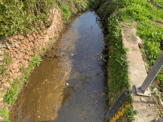 (Fotos) Cala en Porter recupera su puente tras los daños sufridos por la DANA