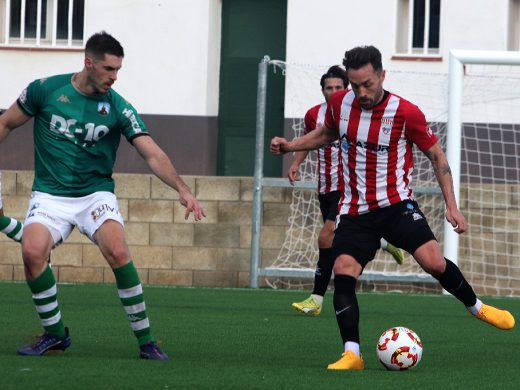 (Fotos) El Mercadal ve truncada su racha tras caer ante el Penya Sant Jordi