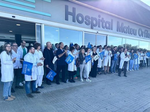 (Fotos) Los médicos y facultativos de Menorca protestan contra el nuevo Estatuto Marco