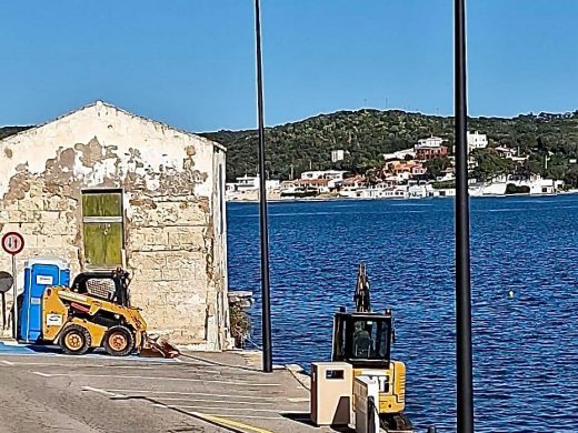 (Foto denuncia) Malestar en el Fonduco por el estancamiento de las obras y el abandono de materiales