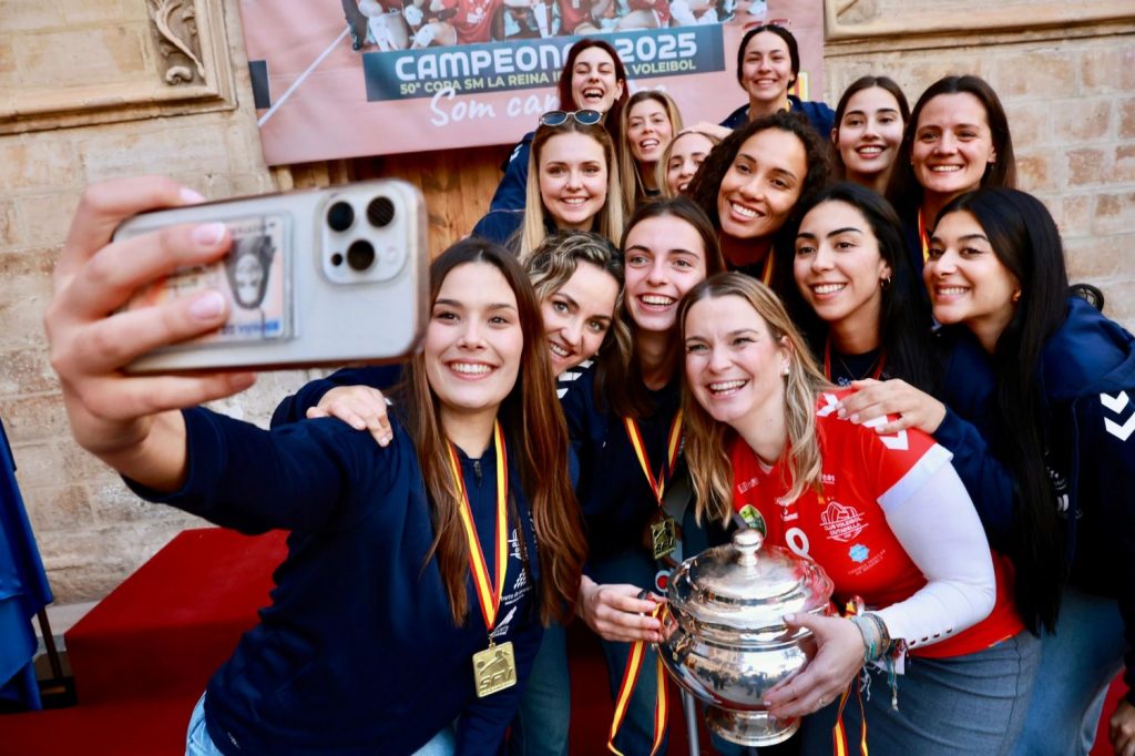 Selfie con las campeonas.