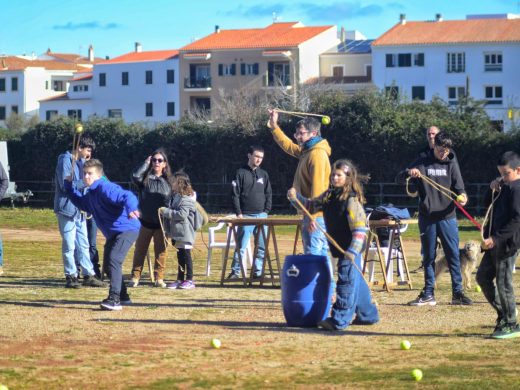 (Fotos) El buen tiempo anima la Fira de la Perdiu en Es Mercadal