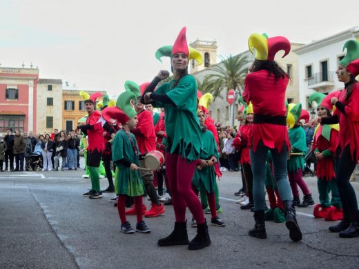 (Fotos) Ciutadella revive la Edad Media con una multitudinaria rúa