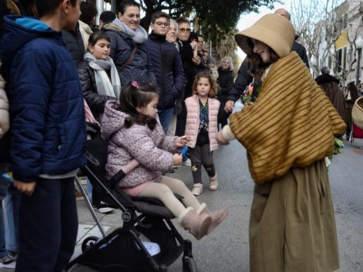 (Fotos) Ciutadella revive la Edad Media con una multitudinaria rúa