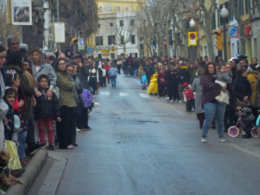 (Fotos) Ciutadella revive la Edad Media con una multitudinaria rúa