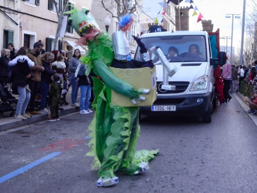 (Fotos) Ciutadella revive la Edad Media con una multitudinaria rúa