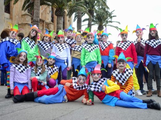 (Fotos) Ciutadella revive la Edad Media con una multitudinaria rúa