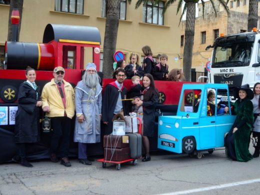 (Fotos) Ciutadella revive la Edad Media con una multitudinaria rúa