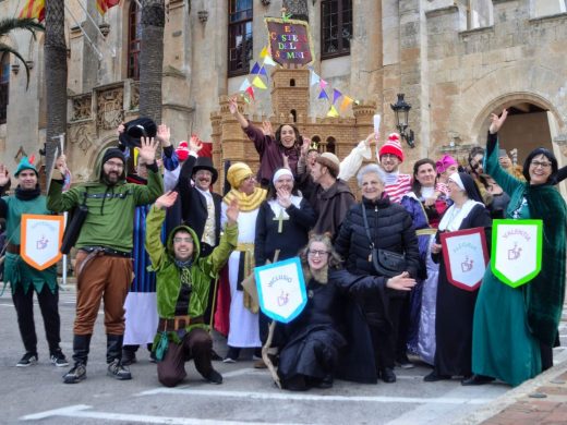 (Fotos) Ciutadella revive la Edad Media con una multitudinaria rúa