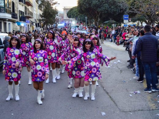 (Fotos) Maó toma las calles para reivindicar sus ganas de divertirse