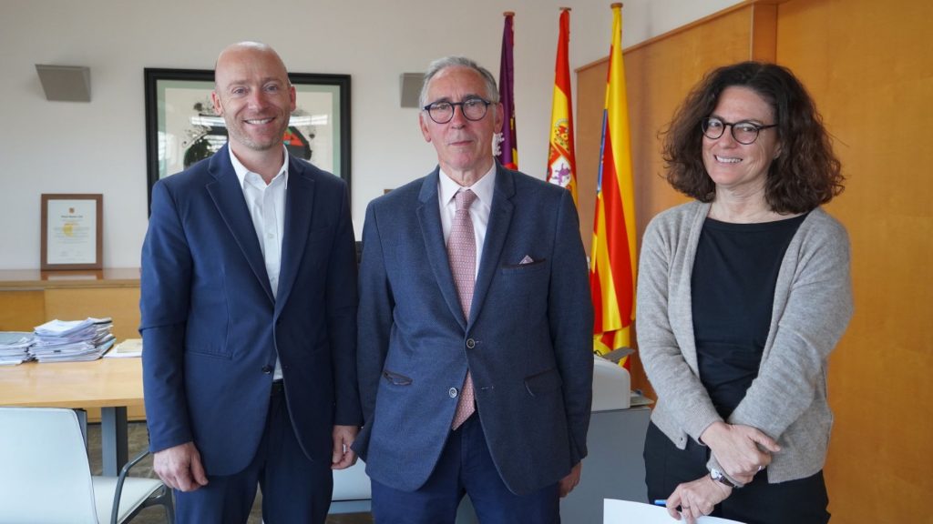 Luis Navas toma posesión.